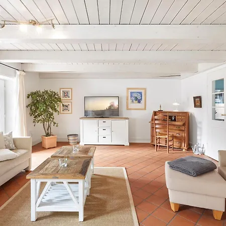 Holiday home Haus An Der Marsch Oevenum
